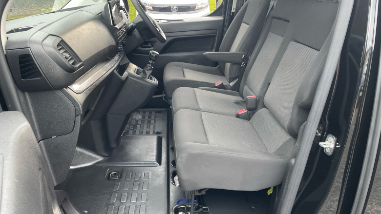 Vauxhall Vivaro L2 Diesel 1.5 Turbo D 120 Pro H1 Van